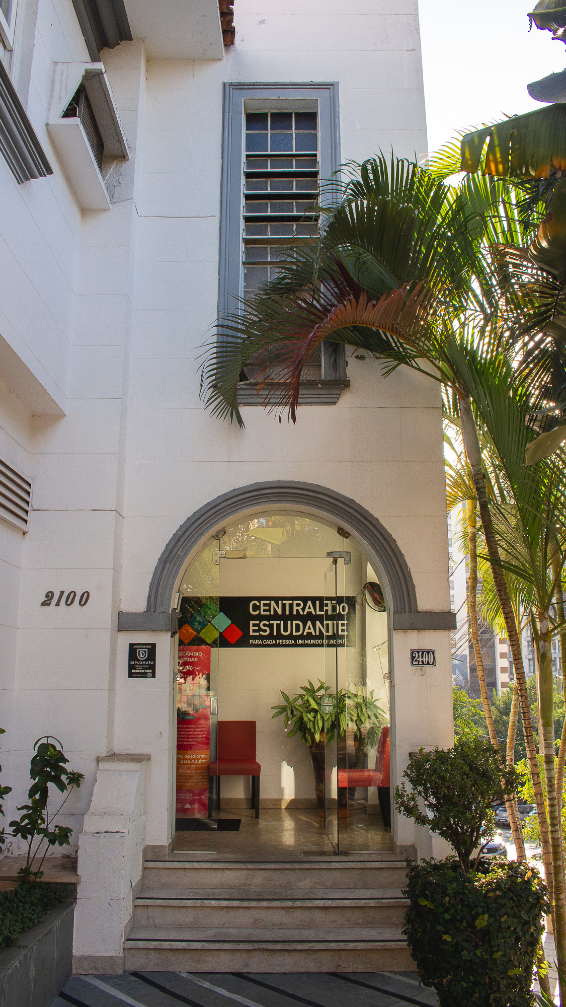 Fachada da Central do Estudante na Rua da Bahia, 2100